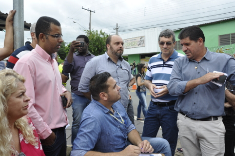 Comissão de Obras acompanha testes no radar da rua Luís Pântano, no Cecap