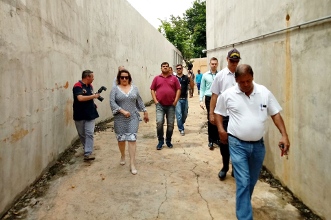 Vereadores realizam inspeção no piscinão do tiro de guerra