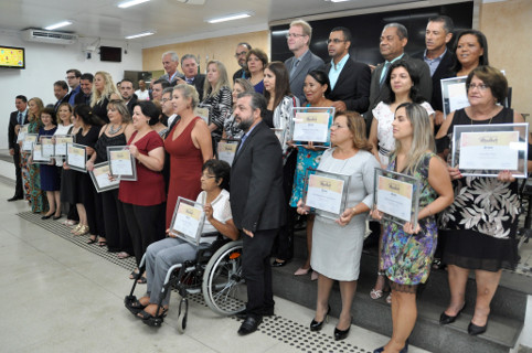 Semana da Mulher termina com entrega de diplomas na Câmara