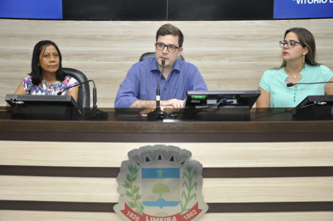 Combate e prevenção à verminose são tema de debate na Câmara