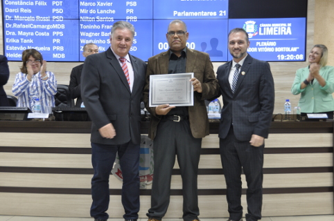 Pastor Eder Aparecido Ignácio recebe o Título de Cidadão Limeirense