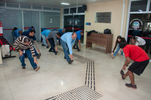 Servidores da Câmara participam de ginástica laboral
