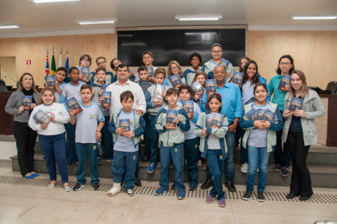 Câmara recebe a visita de alunos do Colégio Adventista