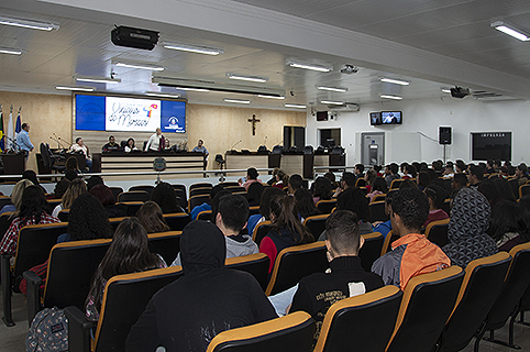 Palestra abre 5º Concurso de Redação Vinícius de Moraes