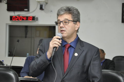 Vereador Dr. Marcelo questiona índice de vacinação e atualização da caderneta