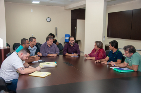 Comissão de Educação recebe representantes da Apeoesp