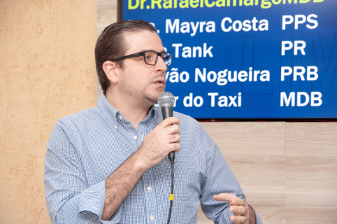 Projeto que autoriza prestação de serviços farmacêuticos é aprovado na Câmara