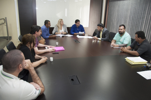 Donos de bares e restaurantes participam de reunião da Comissão de Obras