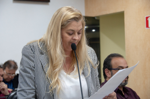 Moção de apelo da vereadora Lu Bogo sobre farmácia de alto custo é aprovada