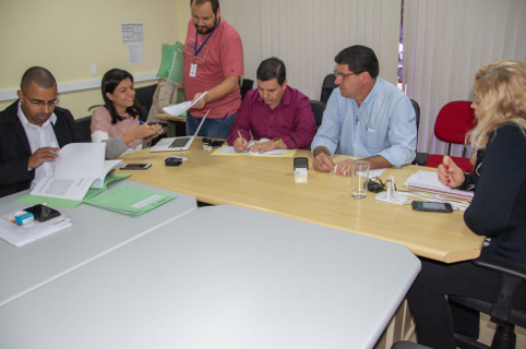 Comissão de Obras apura reivindicação de representante de bares e restaurantes