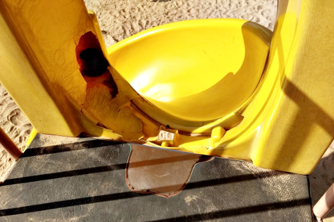Clayton solicita manutenção de brinquedos no Parque Cidade