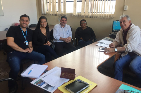 Helder do Táxi media parceria para realização de evento com crianças da ONG Aldeias Infantis SOS Brasil