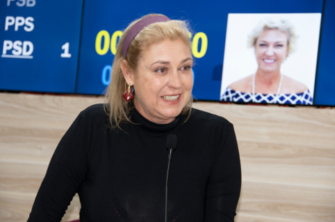 Erika Tank questiona sobre vacinação em escolas