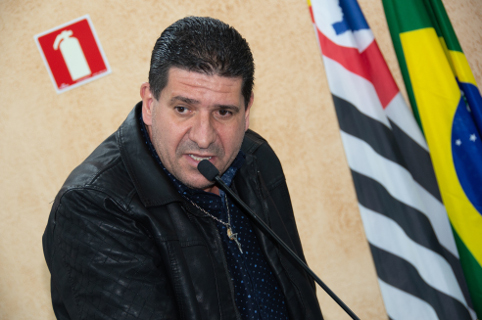 Helder Oliveira apresenta requerimento sobre Praça Toledo de Barros
