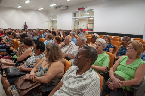Câmara realiza palestra sobre Poder Legislativo para terceira idade