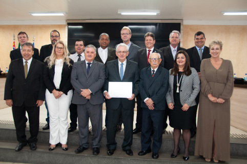 Dr. Francisco Pizol Mazer recebe o Título de Cidadão Limeirense