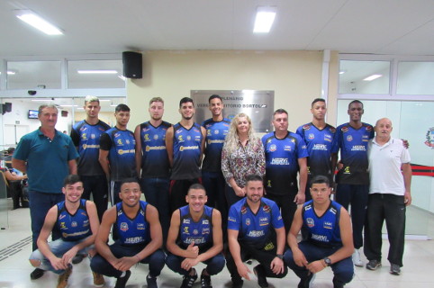 Atletas do voleibol masculino sub-20 do Projeto AABB Limeira recebem Moção de Aplausos