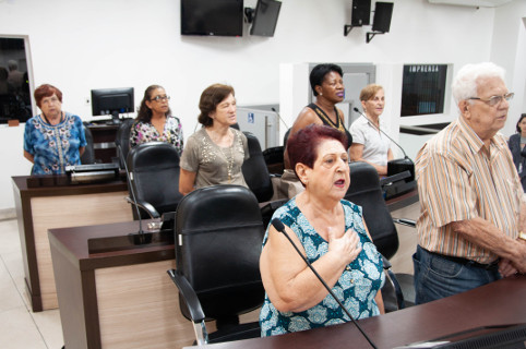 Vereadores da terceira idade realizam sessão ordinária