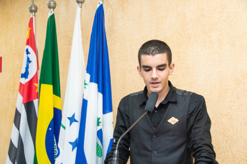 Tribuna Livre é usada para homenagear instrutor do Tiro de Guerra 