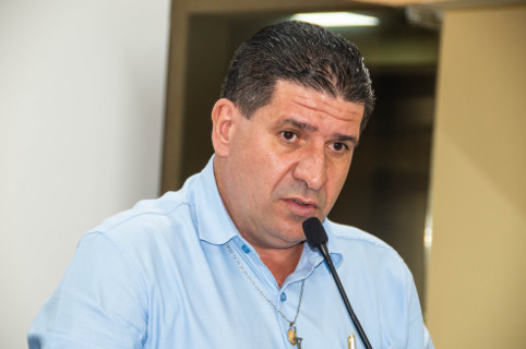 Helder do Táxi questiona Prefeitura sobre feiras populares na Praça Toledo de Barros