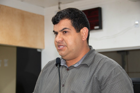 Vereador Clayton Silva apresenta valores da taxa para religação da água 