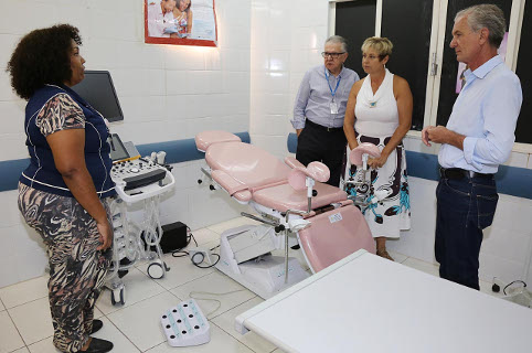 Emendas de Erika Tank garantem cadeiras ginecológicas para atendimento adaptado a mulheres com deficiência