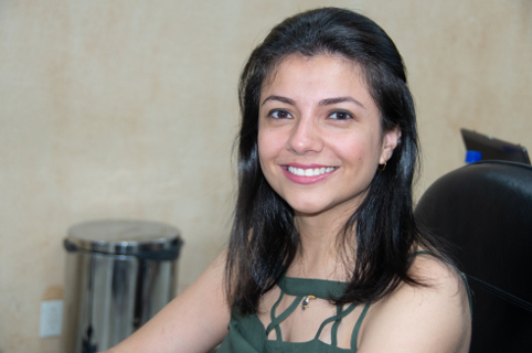 Carolina Pontes questiona Prefeitura sobre empréstimo consignado 