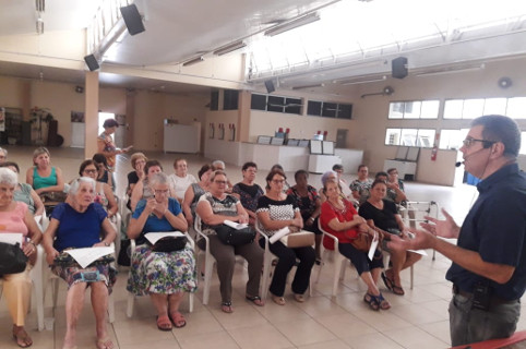 Dr. Marcelo Rossi faz palestra para grupo de terceira idade na Santa Rita