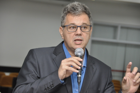 Dr. Marcelo Rossi pede distribuição de cartilhas do Estatuto do Idoso