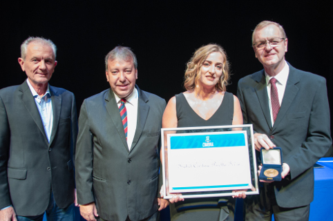 Câmara concede Diploma de Gratidão e Medalha de Mérito a Isabel Cristina Pivetta Fodra
