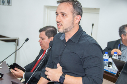 Vereadores aprovam projeto que veta divulgação de transporte escolar irregular