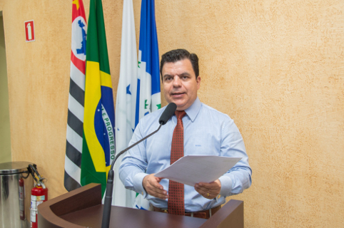 Câmara aprova projeto que alerta sobre proibição de venda de cigarros para menores