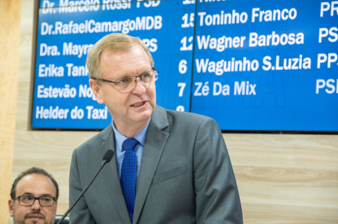 Vereador Lemão da Jeová faz Moção de Aplausos a PMs que salvaram criança