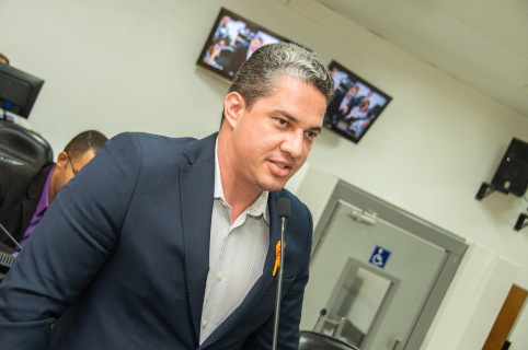 Vereador Anderson Pereira quer prazos menores para limpeza de imóveis