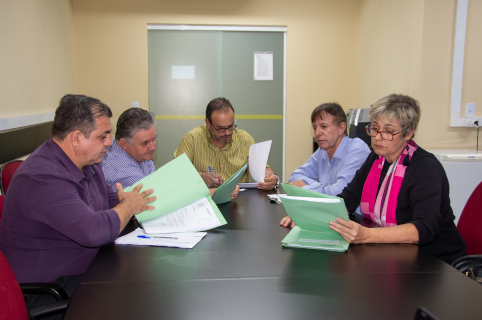 Próxima sessão tem oito projetos