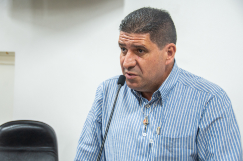 Vereador Helder do Taxi questiona sobre atendimento em saúde para moradores do Geada II