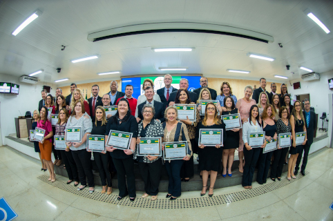 Prêmio Zilda Arns homenageia 21 profissionais da assistência social 