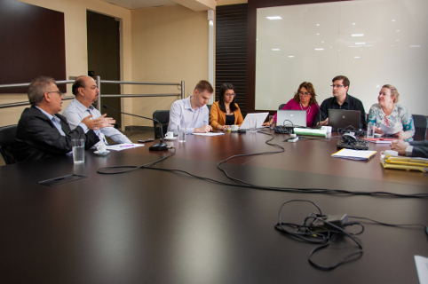 Comissão de Saúde ouve representantes da Associação de Farmácias 