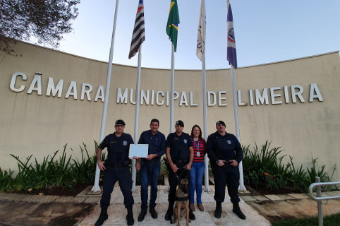 Moção de Aplausos é entregue ao Grupamento Canil de Limeira