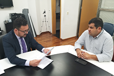 Clayton Silva busca verbas para o município