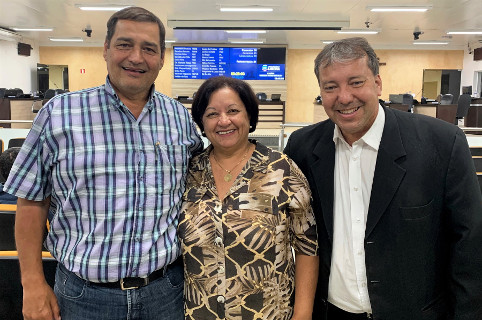 Diretora completa 45 anos na Santa Casa e recebe homenagem de Wagner Barbosa