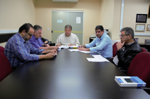 Maioria vota pelo prosseguimento de denúncia contra vereador Clayton Silva 