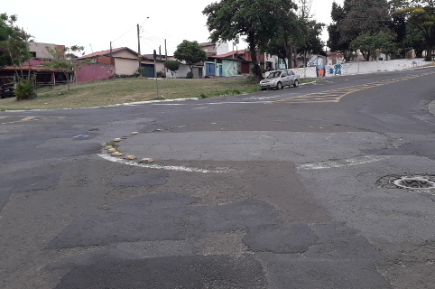 Helder do Táxi pede melhoras em rotatória no Jardim Olga Veroni