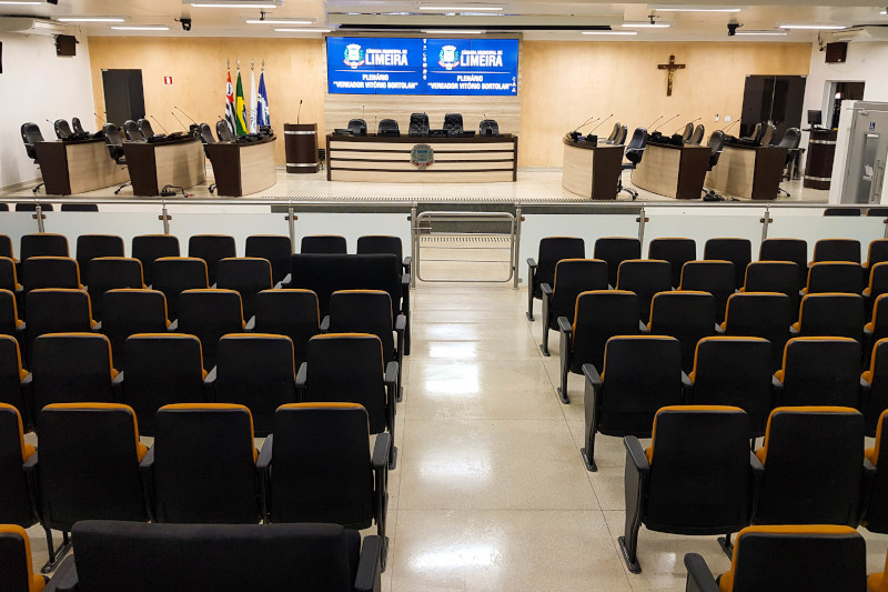 Vereadores, prefeito e vice-prefeita serão empossados em sessão restrita aos eleitos