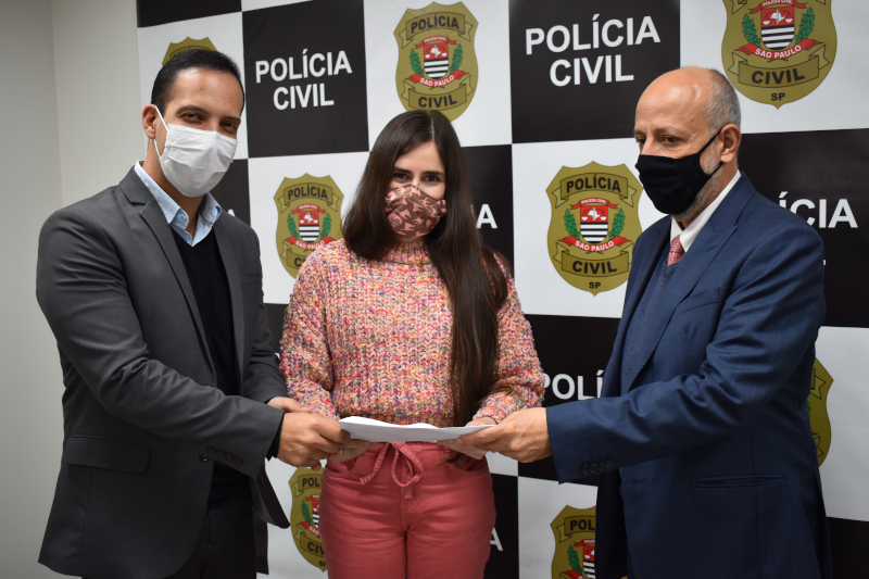 Tatiane Lopes se reúne com delegado-geral da Polícia Civil
