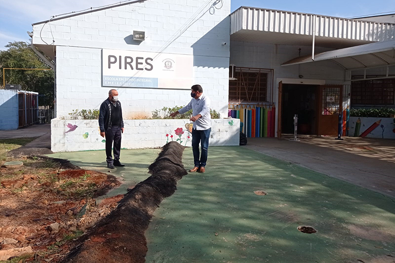 Comissão de Obras visita Escola Martim Lutero e cobra construção da fossa