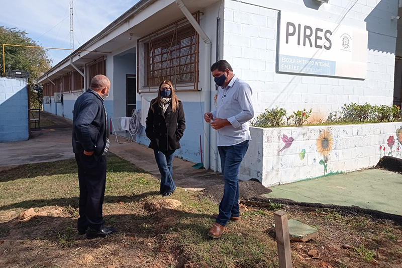 Comissão de Obras visita Escola Martim Lutero e cobra construção da fossa