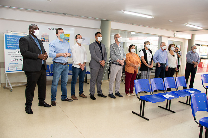 Presidente da Câmara e vereadores participam de inauguração da reforma da Policlínica