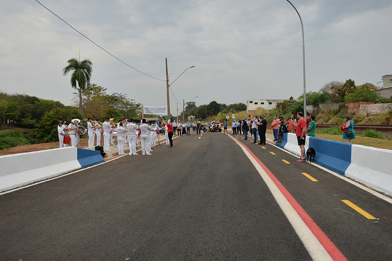 Entrega de alça de Viaduto Antonio Feres