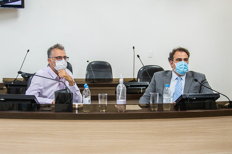 Diretor da empresa Sentran e secretário de Mobilidade participam da reunião da Comissão de Obras